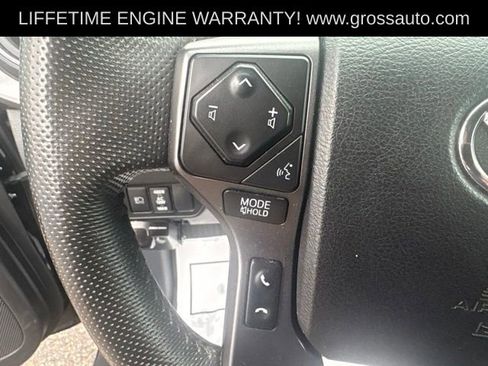Used 2022 Toyota Tacoma TRD Sport AWD/4WD image 17