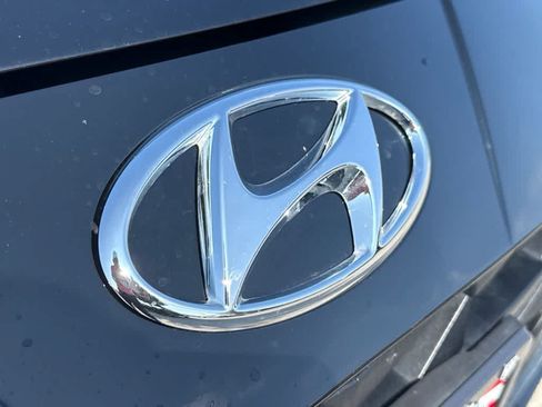 Used 2023 Hyundai Elantra SEL w/ Convenience Package FWD image 9
