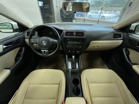 Used 2011 Volkswagen Jetta SE FWD image 20