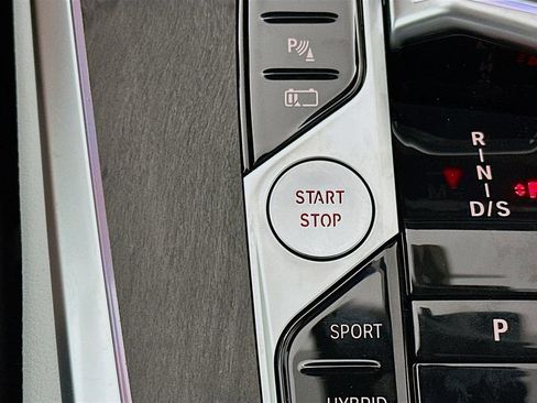 Used 2026 BMW X5 xDrive50e w/ Premium Package image 17