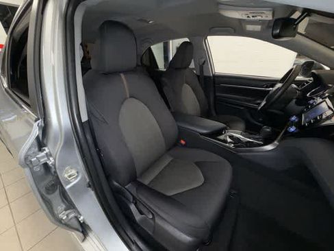 Used 2019 Toyota Camry LE w/ Convenience Package FWD image 16