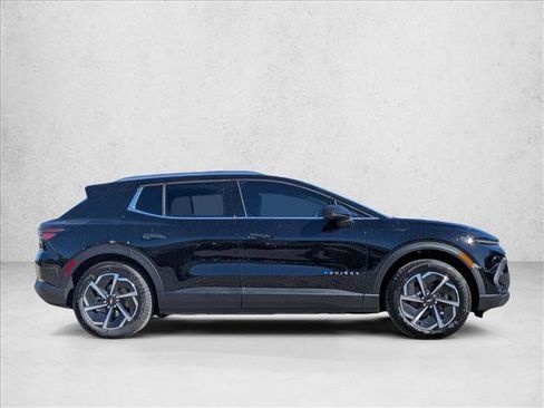 New 2026 Chevrolet Equinox EV LT image 4