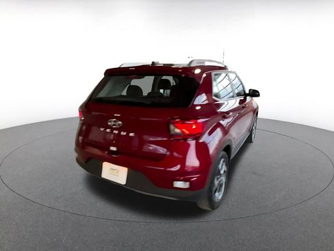 Used 2025 Hyundai Venue SEL image 15