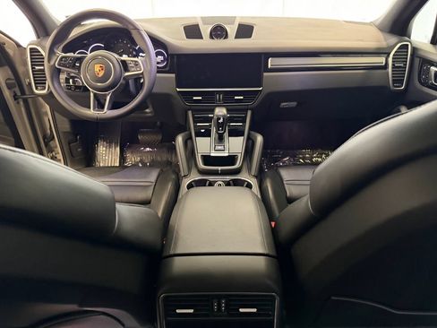 Certified 2023 Porsche Cayenne Platinum Edition AWD/4WD image 14