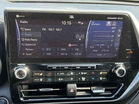 Used 2021 Toyota Highlander Platinum FWD image 23
