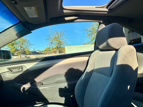 Used 2004 Toyota Solara SE image 4