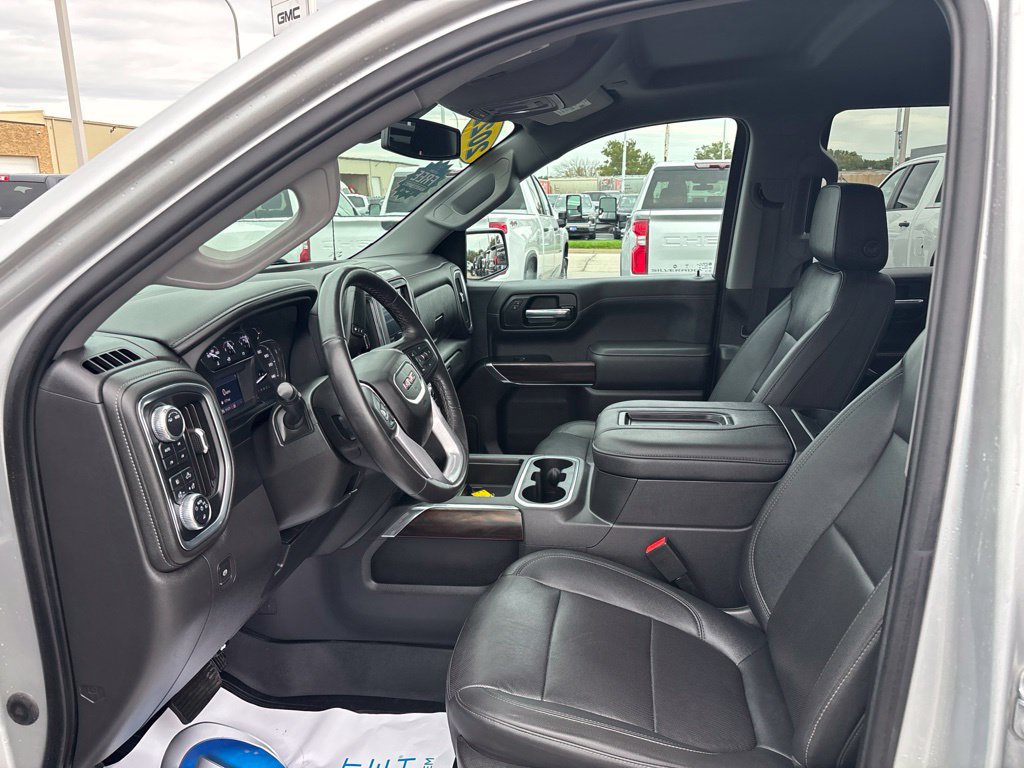 Used 2022 GMC Sierra 1500 SLT w/ SLT Premium Package AWD/4WD image 18