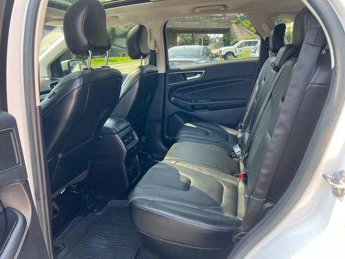 Used 2017 Ford Edge Titanium w/ Equipment Group 302A AWD/4WD image 29
