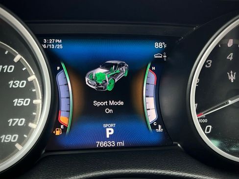 Used 2017 Maserati Levante image 47