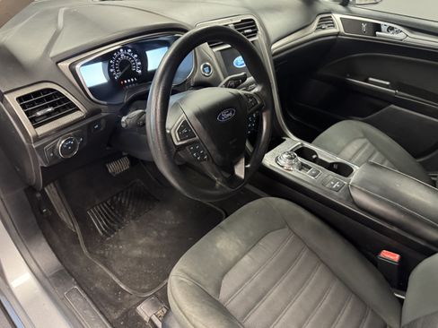 Used 2020 Ford Fusion SE FWD image 8