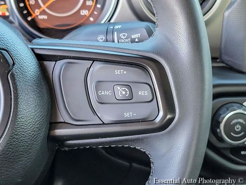 Used 2023 Jeep Gladiator Sport AWD/4WD image 17