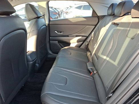 Certified 2023 Hyundai Elantra Limited image 11