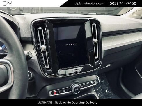 Used 2023 Volvo XC40 B5 Ultimate AWD/4WD image 33