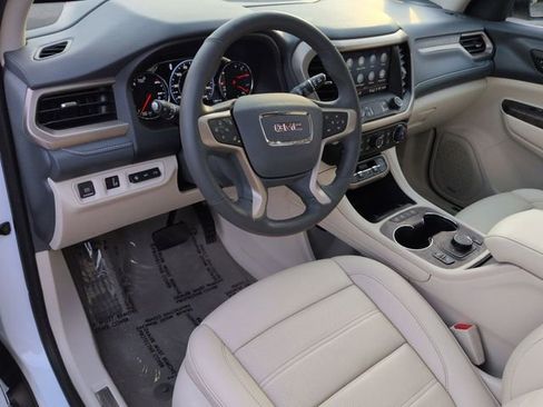Used 2023 GMC Acadia Denali w/ Denali Technology Package image 12