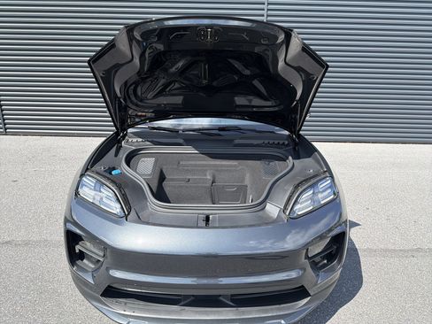 New 2025 Porsche Macan 4 Electric AWD/4WD image 24