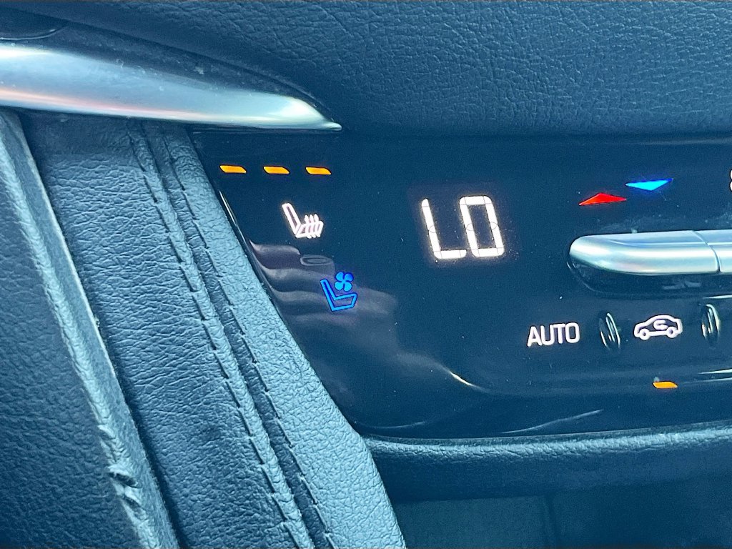 Used 2024 Cadillac XT5 Premium Luxury w/ Technology Package FWD image 21