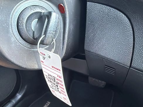 Used 2010 MAZDA MAZDA3 i Sport image 25