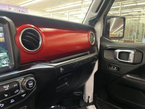 Used 2021 Jeep Wrangler Unlimited Rubicon AWD/4WD image 25