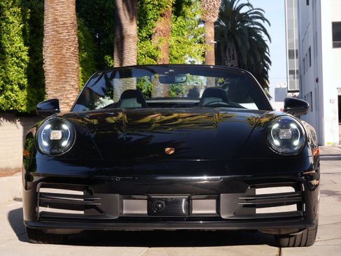 Used 2025 Porsche 911 Carrera image 2