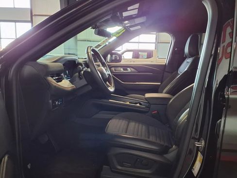 Used 2025 Ford Explorer ST-Line w/ ST-Line Street Pack AWD/4WD image 20