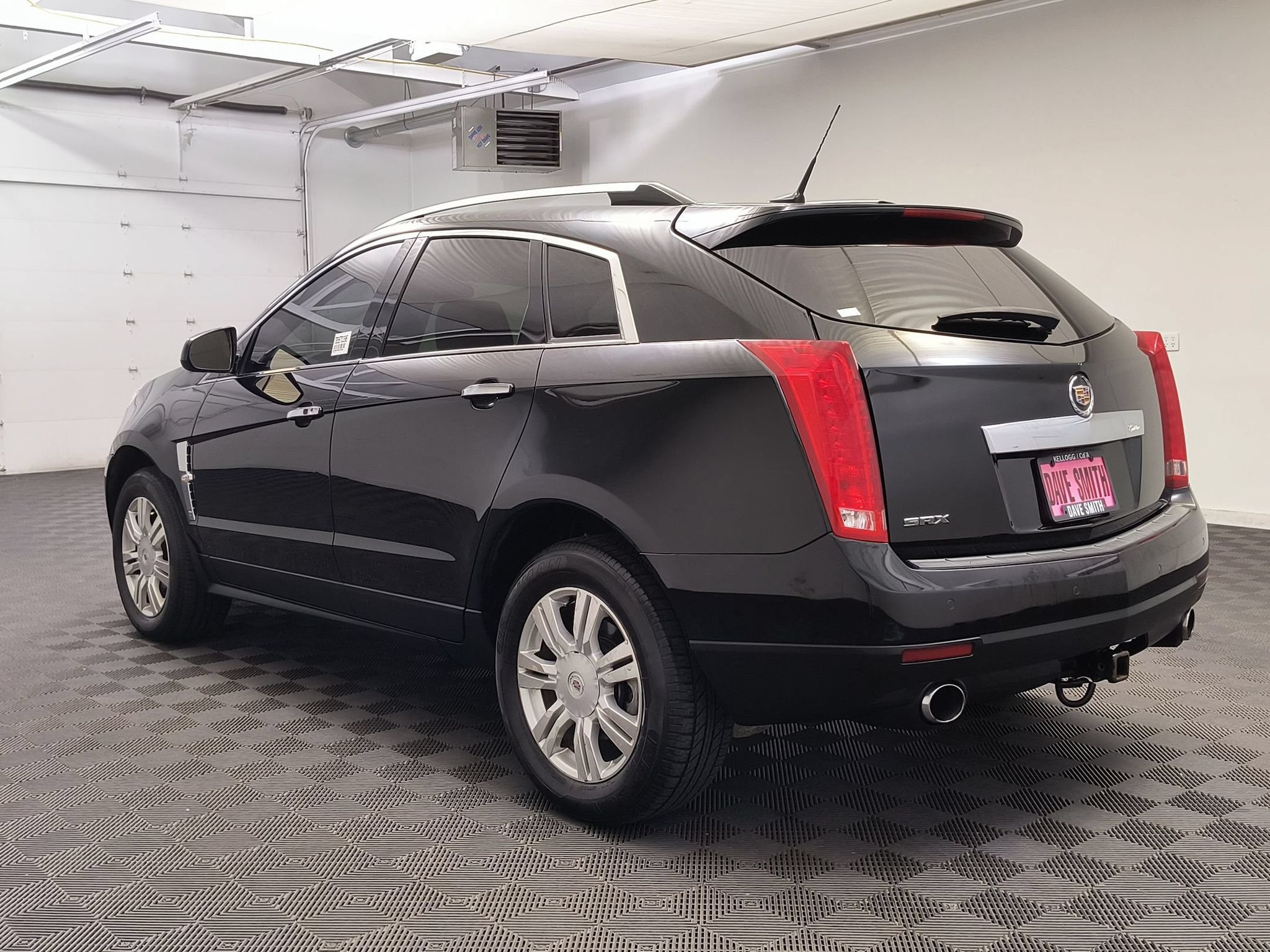 Used 2011 Cadillac SRX Luxury FWD image 3