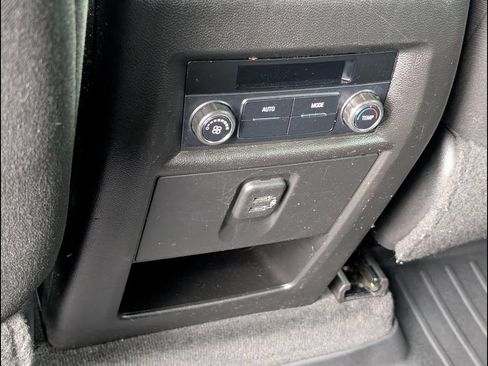Used 2020 Chevrolet Traverse LS FWD image 17