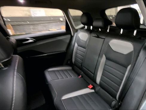 Used 2022 Volkswagen Taos SEL image 28