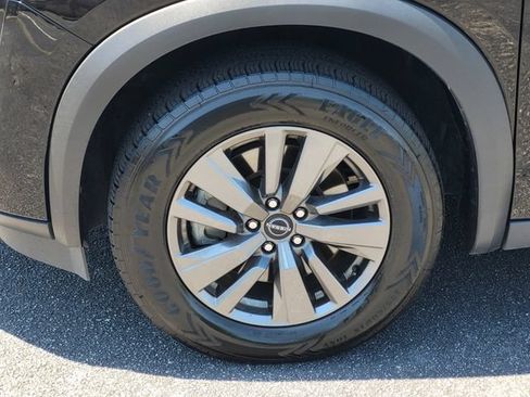 Used 2025 Nissan Pathfinder SV FWD image 9