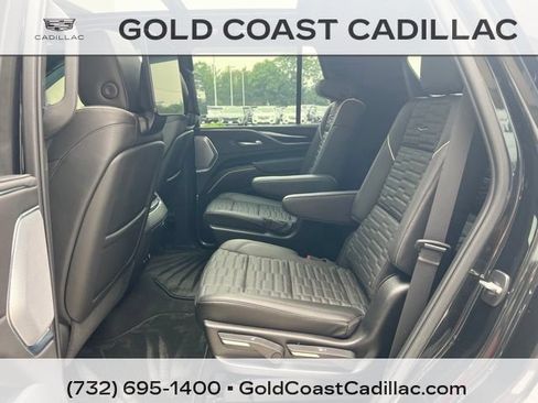 Certified 2024 Cadillac Escalade V w/ LPO, ONYX Package AWD/4WD image 20