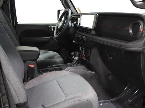 Used 2025 Jeep Wrangler Unlimited Rubicon AWD/4WD image 24