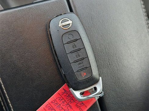Used 2024 Nissan Rogue SV image 30