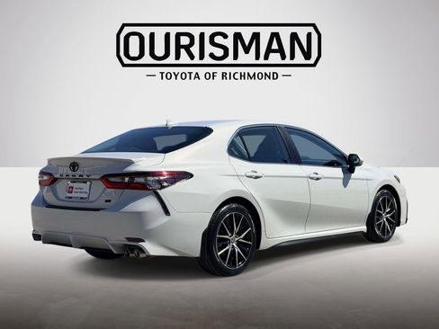 Used 2023 Toyota Camry SE w/ Cold Weather Package FWD image 22