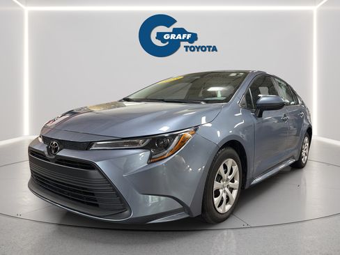 Used 2025 Toyota Corolla LE FWD image 1