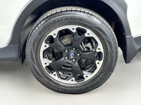 Used 2022 Subaru Crosstrek 2.0i Premium w/ Moonroof Package AWD/4WD image 9