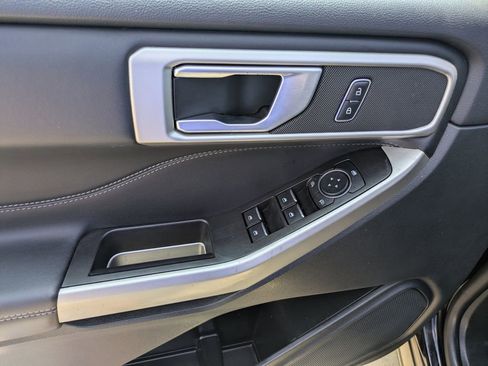 Used 2023 Ford Explorer XLT w/ Equipment Group 202A image 9