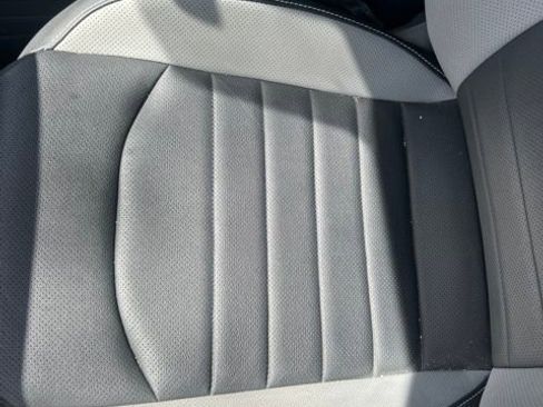 Used 2024 Volkswagen Taos SEL AWD/4WD image 2