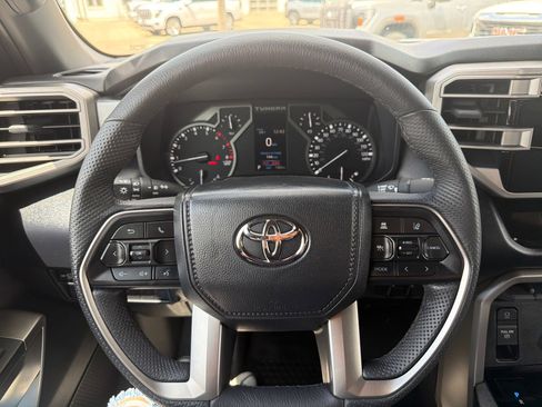 Used 2025 Toyota Tundra SR5 w/ SR5 Premium Package AWD/4WD image 21