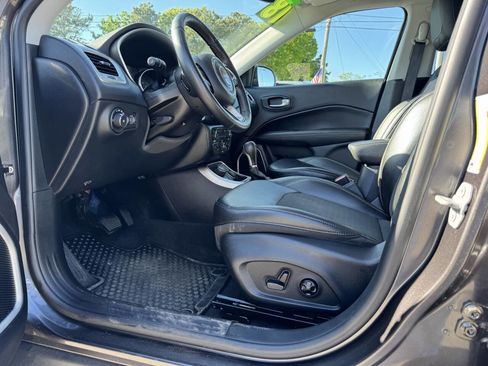 Used 2018 Jeep Compass Latitude w/ Popular Equipment Group AWD/4WD image 15