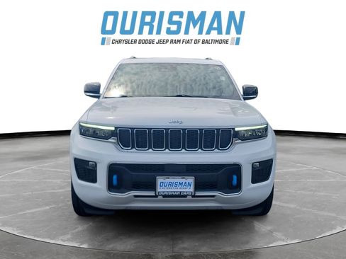 Used 2023 Jeep Grand Cherokee Overland w/ Luxury Tech Group IV AWD/4WD image 8