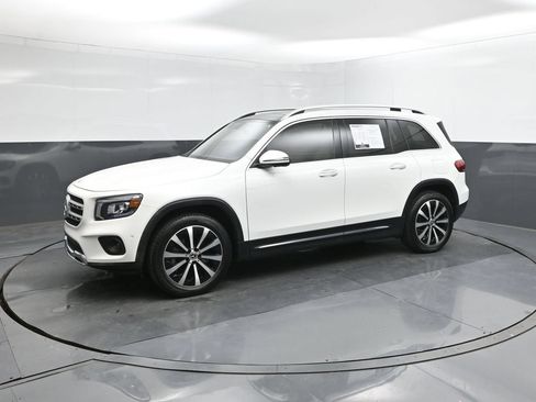 Used 2023 Mercedes-Benz GLB 250 w/ Premium Package image 30