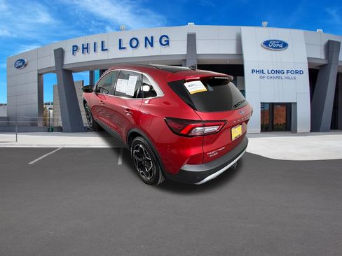 Certified 2026 Ford Escape Platinum w/ Premium Technology Package AWD/4WD image 3