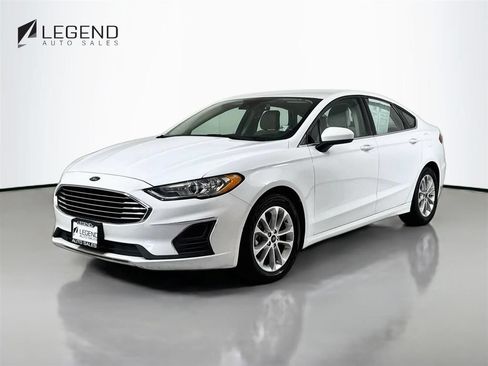 Used 2019 Ford Fusion SE FWD image 1