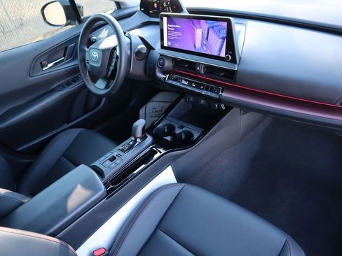 Certified 2025 Toyota Prius Plug-In Hybrid image 17