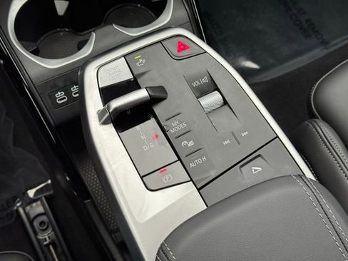 Used 2025 BMW X2 xDrive28i w/ Technology Package image 16