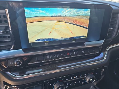 Used 2024 Chevrolet Silverado 2500 LT image 23