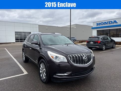 Used 2015 Buick Enclave Leather image 2