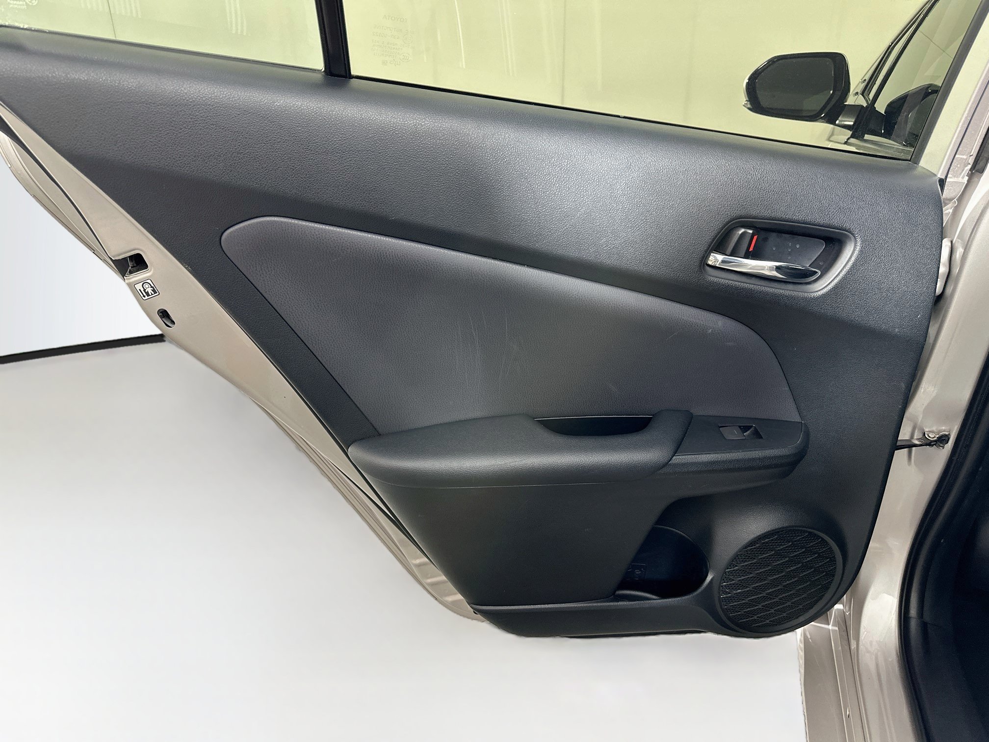 Used 2020 Toyota Prius Prime Limited w/ Carpet Mat Package FWD image 26
