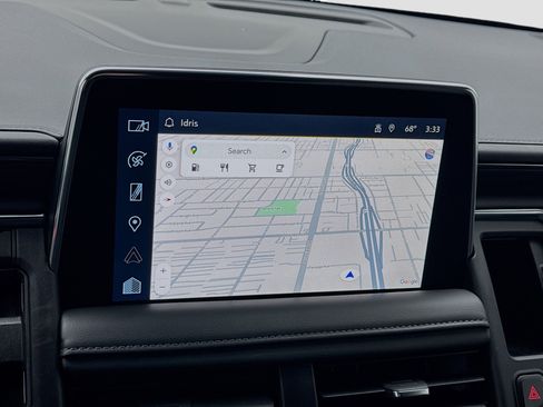 Used 2023 Chevrolet Suburban LT image 9