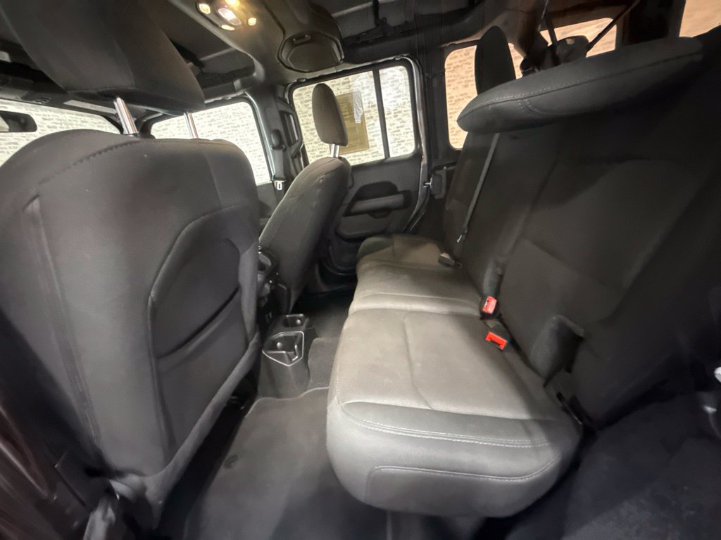 Used 2020 Jeep Wrangler Unlimited Sahara AWD/4WD image 14