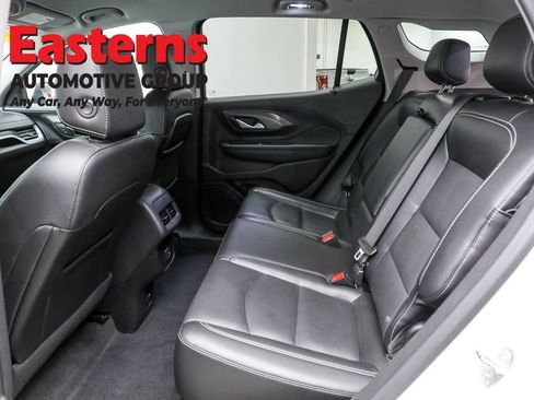 Used 2024 GMC Terrain SLT image 24